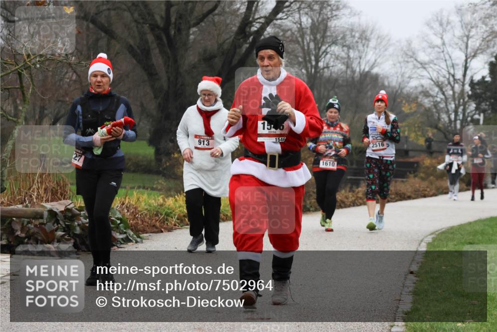 08.12.2024 - St. Pauli X-Mass-Run No. 14 Strokosch-Dieckow http://msf.ph/oto/7502964 08.12.2024 09:58:12 Laufen 913, 156, 1546, 1610, 2516 meine-sportfotos.de