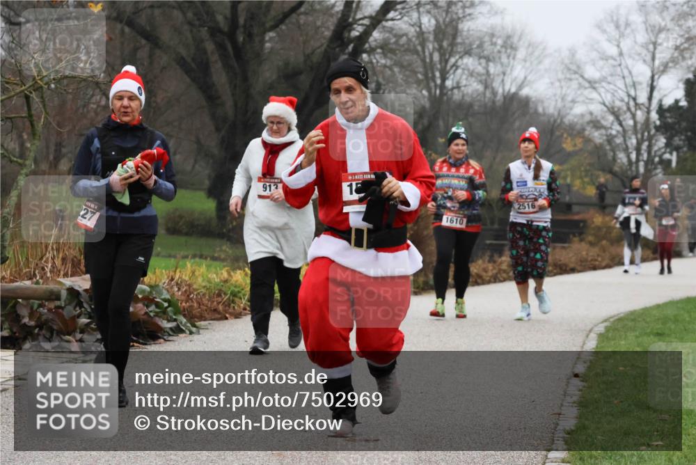 08.12.2024 - St. Pauli X-Mass-Run No. 14 Strokosch-Dieckow http://msf.ph/oto/7502969 08.12.2024 09:58:13 Laufen 27, 913, 15, 1610, 2516 meine-sportfotos.de