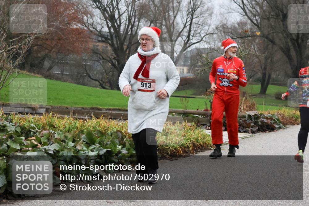 08.12.2024 - St. Pauli X-Mass-Run No. 14 Strokosch-Dieckow http://msf.ph/oto/7502970 08.12.2024 09:58:18 Laufen 14, 913 meine-sportfotos.de