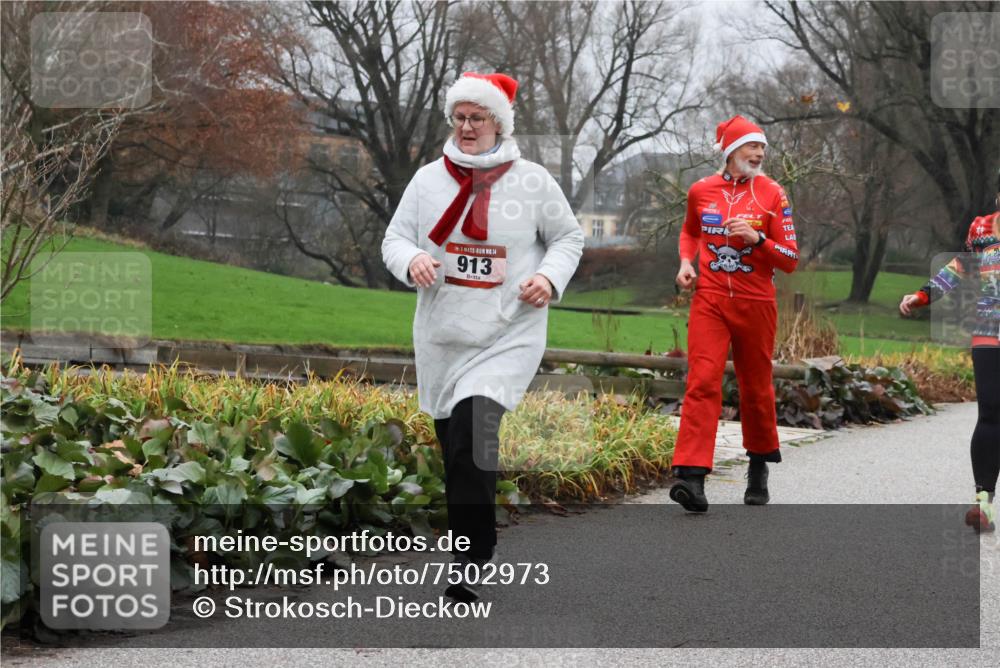 08.12.2024 - St. Pauli X-Mass-Run No. 14 Strokosch-Dieckow http://msf.ph/oto/7502973 08.12.2024 09:58:18 Laufen 14, 913 meine-sportfotos.de