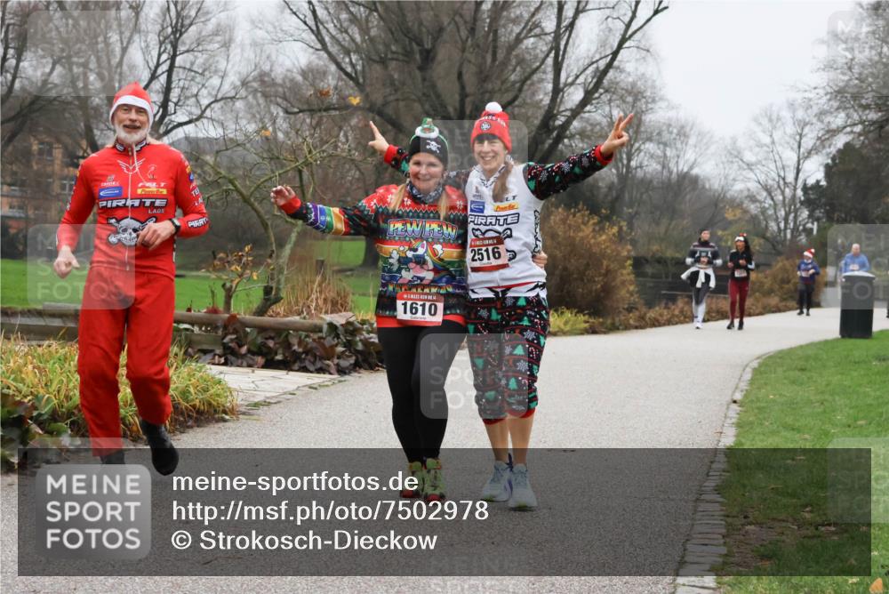 08.12.2024 - St. Pauli X-Mass-Run No. 14 Strokosch-Dieckow http://msf.ph/oto/7502978 08.12.2024 09:58:19 Laufen 14, 1610, 2516 meine-sportfotos.de