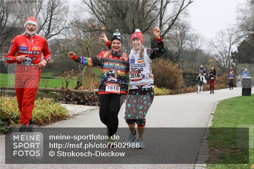 08.12.2024 - St. Pauli X-Mass-Run No. 14 Strokosch-Dieckow http://msf.ph/oto/7502986 08.12.2024 09:58:19 Laufen 2516, 1610 meine-sportfotos.de