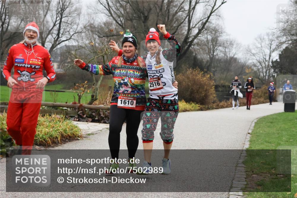 08.12.2024 - St. Pauli X-Mass-Run No. 14 Strokosch-Dieckow http://msf.ph/oto/7502989 08.12.2024 09:58:19 Laufen 2516, 14, 1610 meine-sportfotos.de