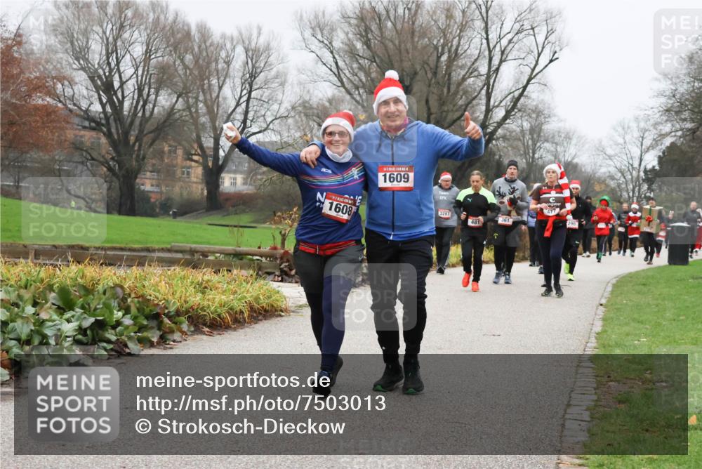 08.12.2024 - St. Pauli X-Mass-Run No. 14 Strokosch-Dieckow http://msf.ph/oto/7503013 08.12.2024 09:58:44 Laufen 1, 1608, 14, 1609, 3287, 361, 481, 477, 290 meine-sportfotos.de