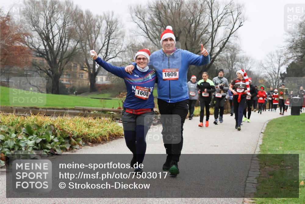 08.12.2024 - St. Pauli X-Mass-Run No. 14 Strokosch-Dieckow http://msf.ph/oto/7503017 08.12.2024 09:58:44 Laufen 14, 1609, 1608, 3287, 481, 361, 477, 90 meine-sportfotos.de