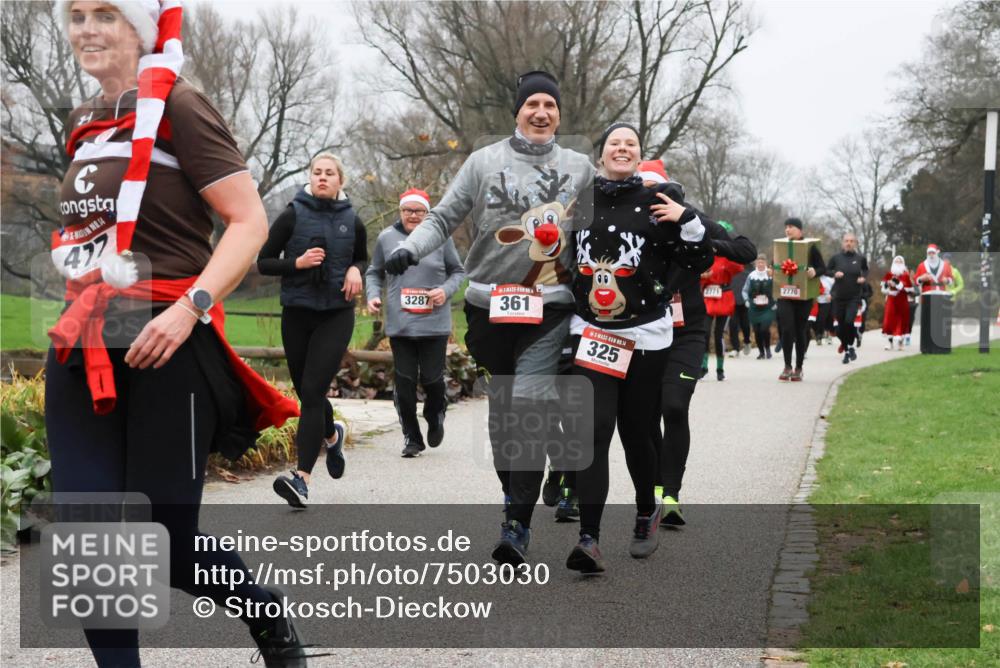 08.12.2024 - St. Pauli X-Mass-Run No. 14 Strokosch-Dieckow http://msf.ph/oto/7503030 08.12.2024 09:58:50 Laufen 14, 477, 3287, 361, 00, 14, 325, 2771, 2770 meine-sportfotos.de