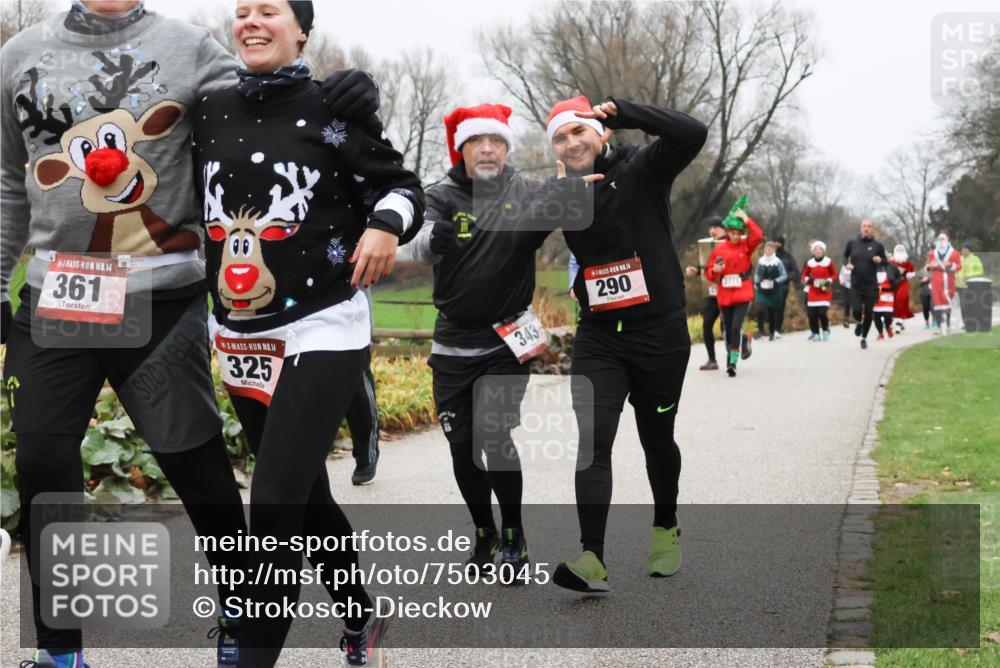08.12.2024 - St. Pauli X-Mass-Run No. 14 Strokosch-Dieckow http://msf.ph/oto/7503045 08.12.2024 09:58:52 Laufen 14, 361, 89, 18, 14, 325, 343, 14, 290, 2771 meine-sportfotos.de