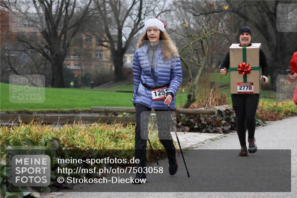 08.12.2024 - St. Pauli X-Mass-Run No. 14 Strokosch-Dieckow http://msf.ph/oto/7503058 08.12.2024 09:58:54 Laufen 125, 14, 2770 meine-sportfotos.de