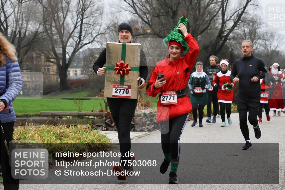 08.12.2024 - St. Pauli X-Mass-Run No. 14 Strokosch-Dieckow http://msf.ph/oto/7503068 08.12.2024 09:58:56 Laufen 14, 2770, 14, 2771, 2797, 10 meine-sportfotos.de