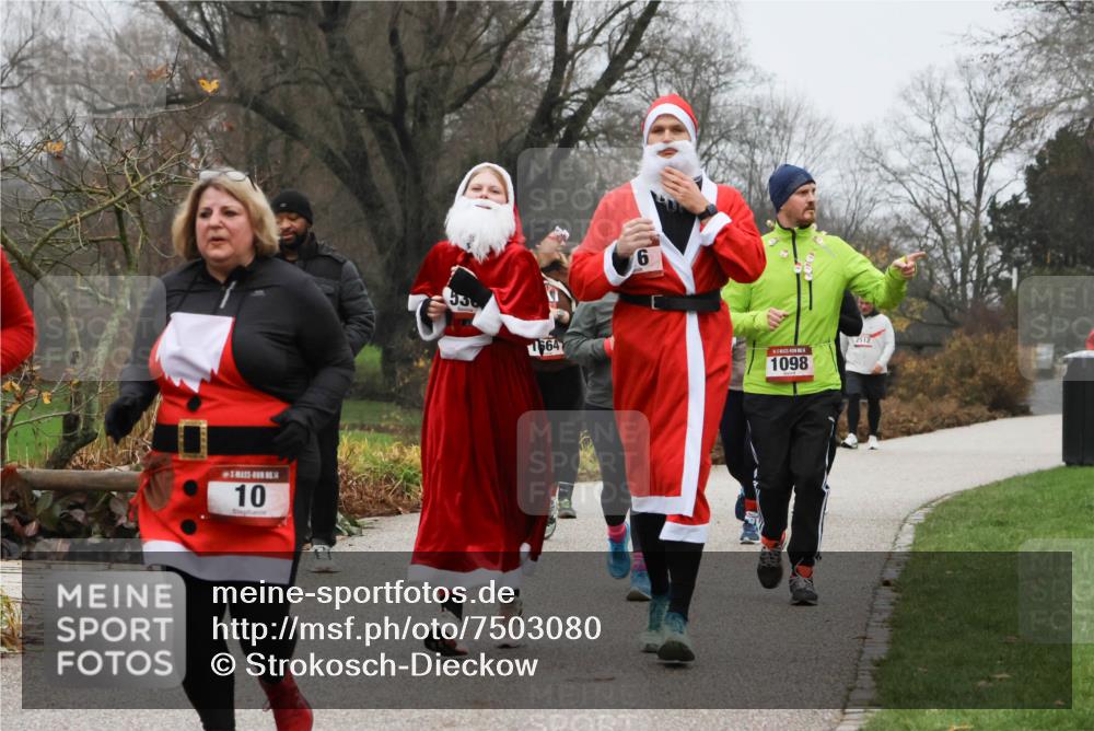 08.12.2024 - St. Pauli X-Mass-Run No. 14 Strokosch-Dieckow http://msf.ph/oto/7503080 08.12.2024 09:59:01 Laufen 10, 564, 1098, 2512 meine-sportfotos.de