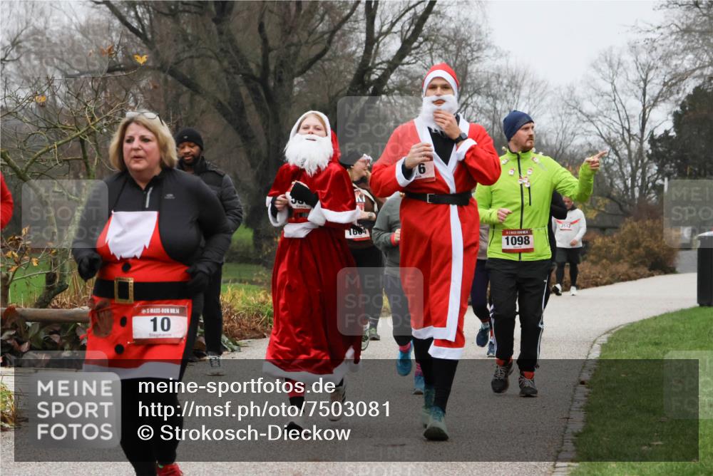08.12.2024 - St. Pauli X-Mass-Run No. 14 Strokosch-Dieckow http://msf.ph/oto/7503081 08.12.2024 09:59:02 Laufen 14, 10, 1604, 1098, 2512 meine-sportfotos.de