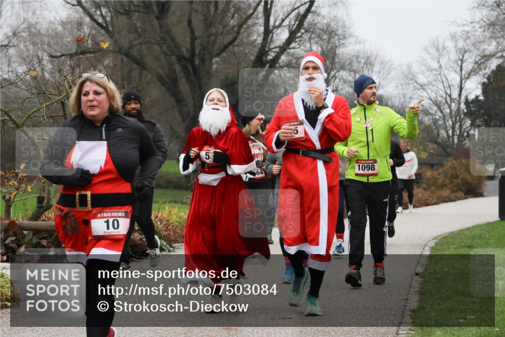 08.12.2024 - St. Pauli X-Mass-Run No. 14 Strokosch-Dieckow http://msf.ph/oto/7503084 08.12.2024 09:59:02 Laufen 14, 10, 5, 64, 1098 meine-sportfotos.de