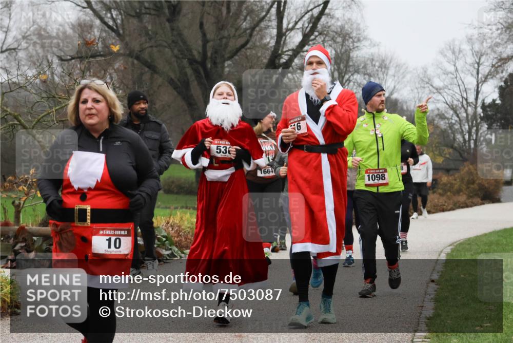 08.12.2024 - St. Pauli X-Mass-Run No. 14 Strokosch-Dieckow http://msf.ph/oto/7503087 08.12.2024 09:59:02 Laufen 10, 53, 1664, 46, 4, 1098 meine-sportfotos.de