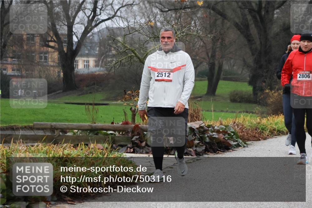 08.12.2024 - St. Pauli X-Mass-Run No. 14 Strokosch-Dieckow http://msf.ph/oto/7503116 08.12.2024 09:59:20 Laufen 14, 2512, 2806 meine-sportfotos.de