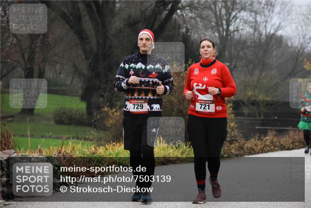 08.12.2024 - St. Pauli X-Mass-Run No. 14 Strokosch-Dieckow http://msf.ph/oto/7503139 08.12.2024 09:59:41 Laufen 14, 729, 14, 721 meine-sportfotos.de