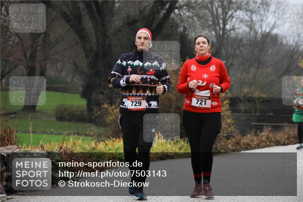 08.12.2024 - St. Pauli X-Mass-Run No. 14 Strokosch-Dieckow http://msf.ph/oto/7503143 08.12.2024 09:59:41 Laufen 14, 729, 14, 721 meine-sportfotos.de