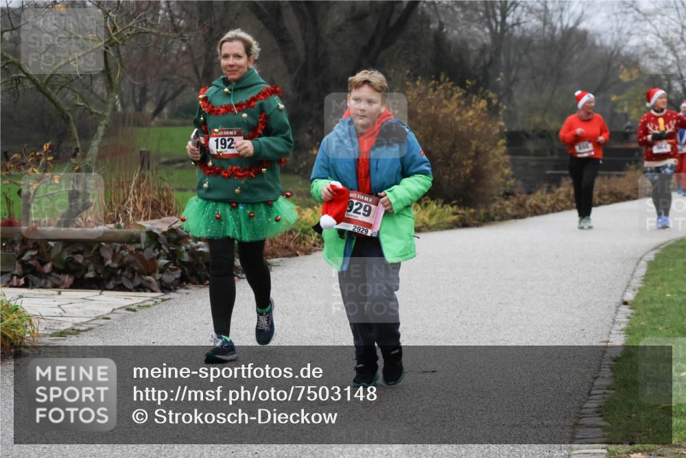 08.12.2024 - St. Pauli X-Mass-Run No. 14 Strokosch-Dieckow http://msf.ph/oto/7503148 08.12.2024 09:59:53 Laufen 192, 14, 929, 2929, 1899 meine-sportfotos.de