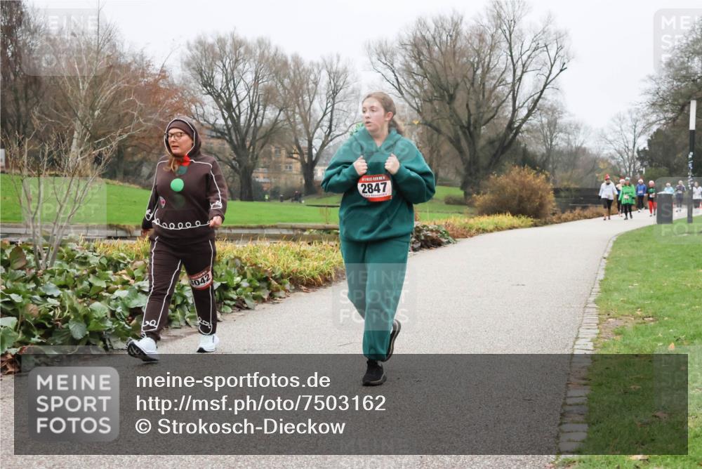 08.12.2024 - St. Pauli X-Mass-Run No. 14 Strokosch-Dieckow http://msf.ph/oto/7503162 08.12.2024 10:03:02 Laufen 042, 14, 2847 meine-sportfotos.de