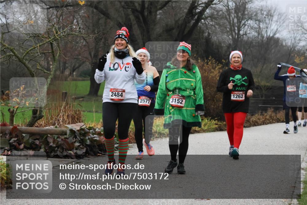 08.12.2024 - St. Pauli X-Mass-Run No. 14 Strokosch-Dieckow http://msf.ph/oto/7503172 08.12.2024 10:03:19 Laufen 14, 2484, 3065, 2546, 1262, 2577, 3152 meine-sportfotos.de