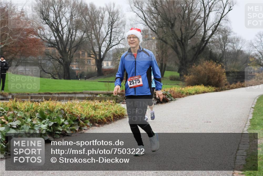 08.12.2024 - St. Pauli X-Mass-Run No. 14 Strokosch-Dieckow http://msf.ph/oto/7503222 08.12.2024 10:03:33 Laufen 14, 2575 meine-sportfotos.de