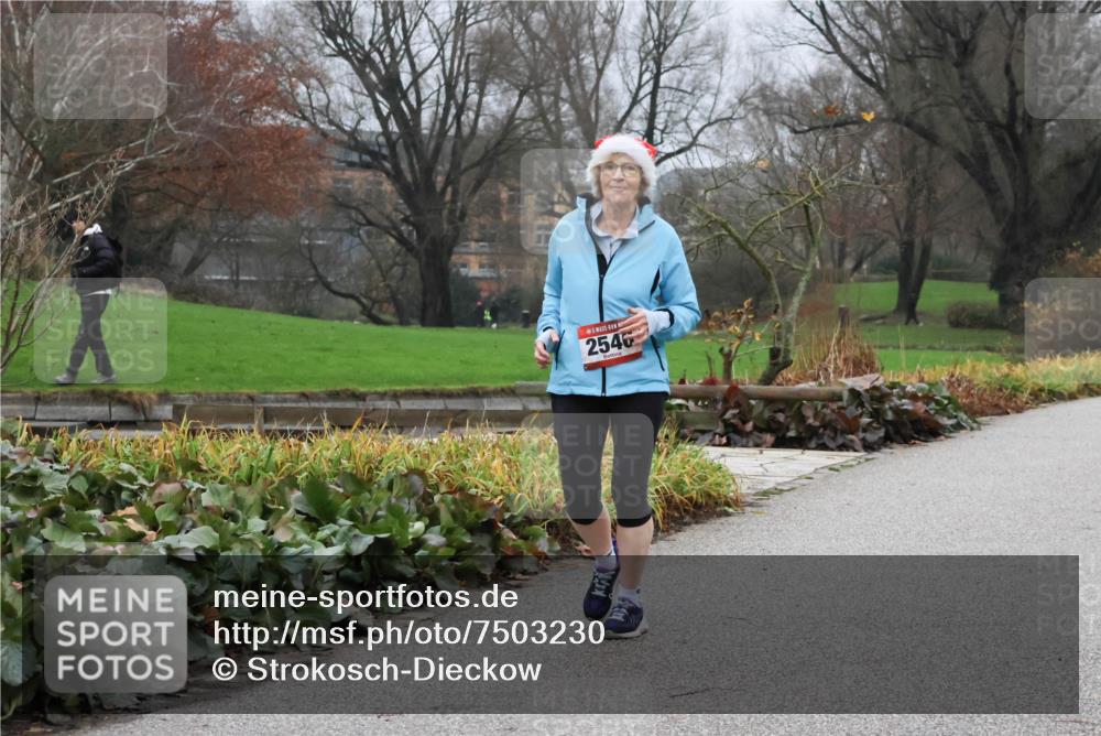 08.12.2024 - St. Pauli X-Mass-Run No. 14 Strokosch-Dieckow http://msf.ph/oto/7503230 08.12.2024 10:03:35 Laufen 2546 meine-sportfotos.de