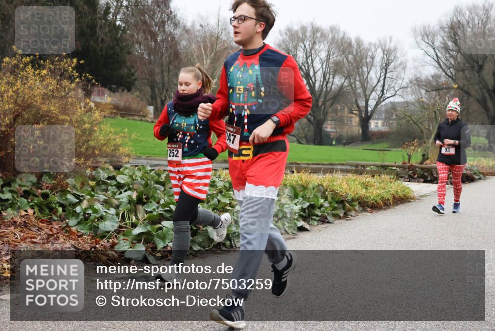 08.12.2024 - St. Pauli X-Mass-Run No. 14 Strokosch-Dieckow http://msf.ph/oto/7503259 08.12.2024 10:04:46 Laufen 1252, 147, 93 meine-sportfotos.de