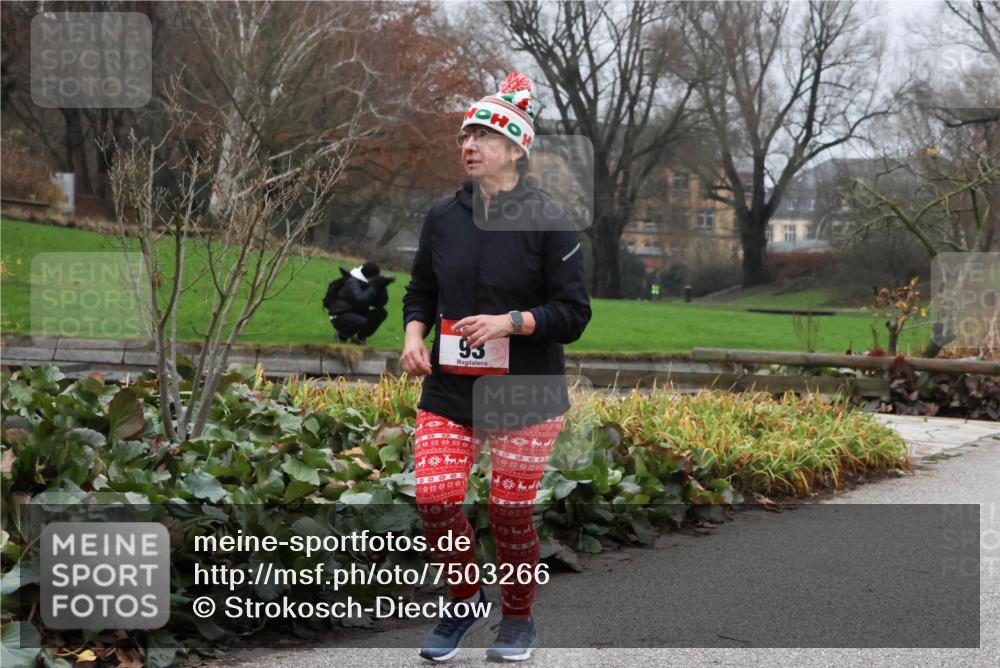08.12.2024 - St. Pauli X-Mass-Run No. 14 Strokosch-Dieckow http://msf.ph/oto/7503266 08.12.2024 10:04:48 Laufen 6 meine-sportfotos.de