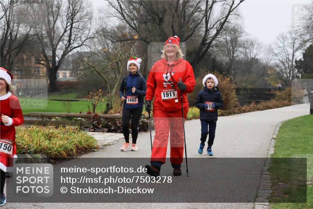 08.12.2024 - St. Pauli X-Mass-Run No. 14 Strokosch-Dieckow http://msf.ph/oto/7503278 08.12.2024 10:04:57 Laufen 150, 1682, 14, 1911, 31 meine-sportfotos.de