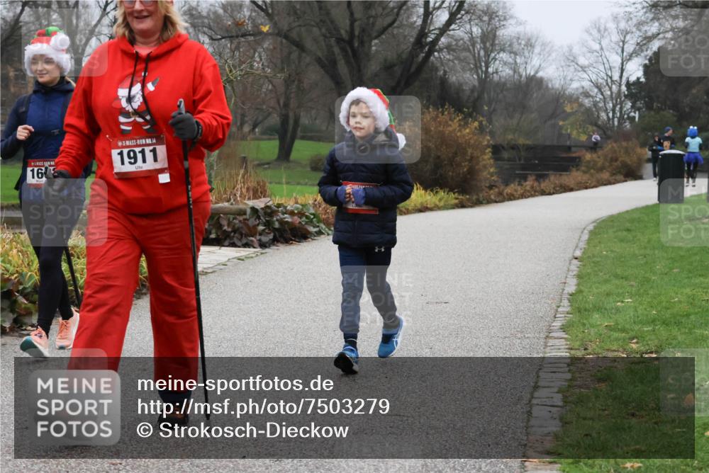 08.12.2024 - St. Pauli X-Mass-Run No. 14 Strokosch-Dieckow http://msf.ph/oto/7503279 08.12.2024 10:04:58 Laufen 160, 14, 1911 meine-sportfotos.de