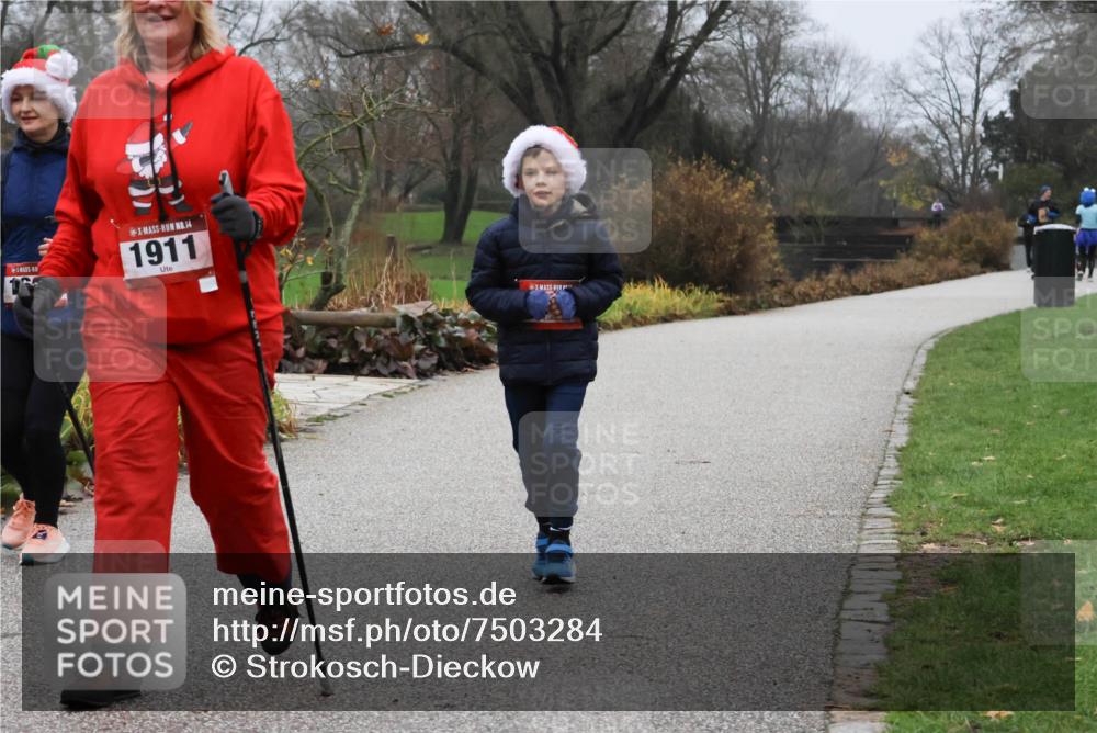 08.12.2024 - St. Pauli X-Mass-Run No. 14 Strokosch-Dieckow http://msf.ph/oto/7503284 08.12.2024 10:04:59 Laufen 14, 1911 meine-sportfotos.de