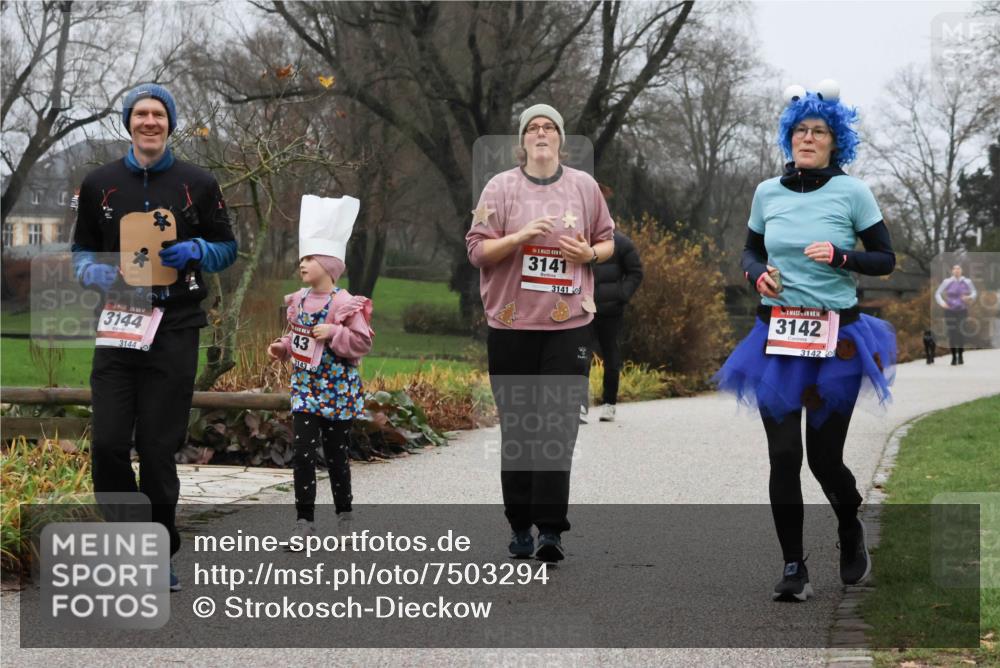08.12.2024 - St. Pauli X-Mass-Run No. 14 Strokosch-Dieckow http://msf.ph/oto/7503294 08.12.2024 10:05:30 Laufen 3144, 3144, 43, 3143, 3141, 3141, 14, 3142, 3142 meine-sportfotos.de