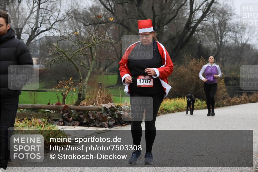 08.12.2024 - St. Pauli X-Mass-Run No. 14 Strokosch-Dieckow http://msf.ph/oto/7503308 08.12.2024 10:05:40 Laufen 14, 1787 meine-sportfotos.de