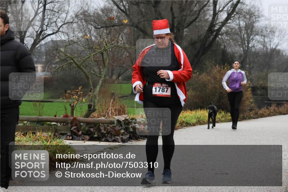 08.12.2024 - St. Pauli X-Mass-Run No. 14 Strokosch-Dieckow http://msf.ph/oto/7503310 08.12.2024 10:05:40 Laufen 1787 meine-sportfotos.de