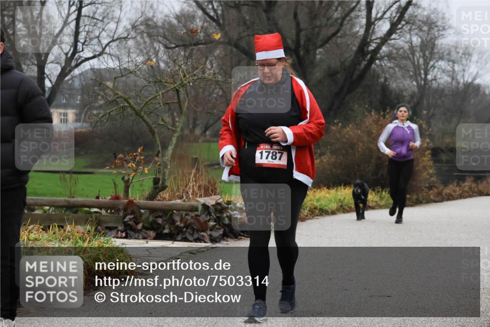 08.12.2024 - St. Pauli X-Mass-Run No. 14 Strokosch-Dieckow http://msf.ph/oto/7503314 08.12.2024 10:05:40 Laufen 1787 meine-sportfotos.de