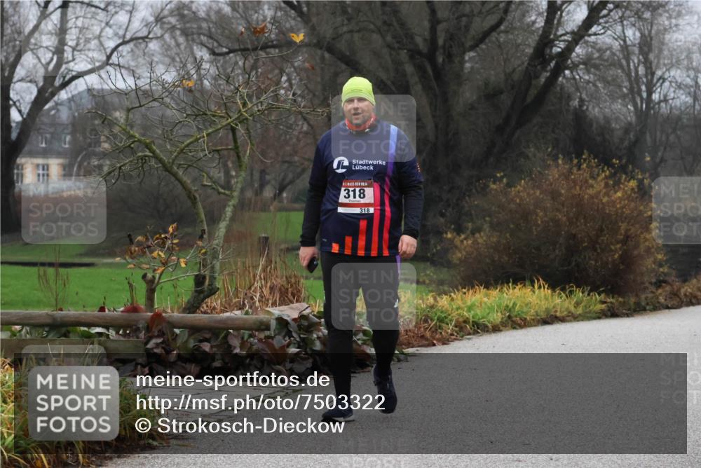 08.12.2024 - St. Pauli X-Mass-Run No. 14 Strokosch-Dieckow http://msf.ph/oto/7503322 08.12.2024 10:05:58 Laufen 14, 318, 318 meine-sportfotos.de