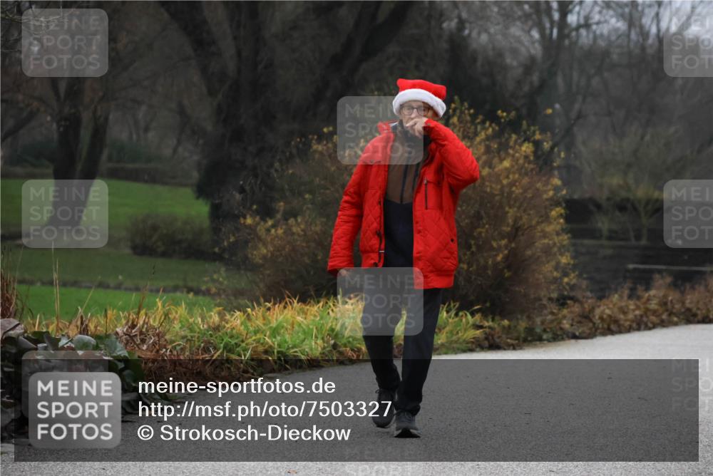 08.12.2024 - St. Pauli X-Mass-Run No. 14 Strokosch-Dieckow http://msf.ph/oto/7503327 08.12.2024 10:06:39 Laufen  meine-sportfotos.de