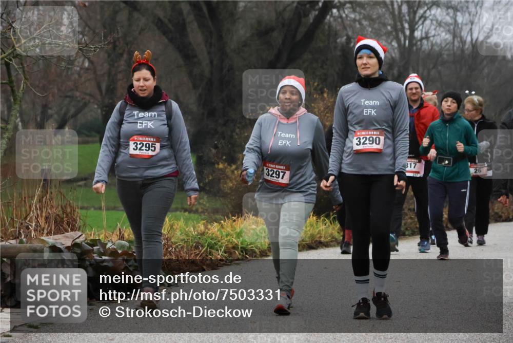 08.12.2024 - St. Pauli X-Mass-Run No. 14 Strokosch-Dieckow http://msf.ph/oto/7503331 08.12.2024 10:07:28 Laufen 14, 3290, 14, 3295, 14, 3297, 317, 317, 26 meine-sportfotos.de