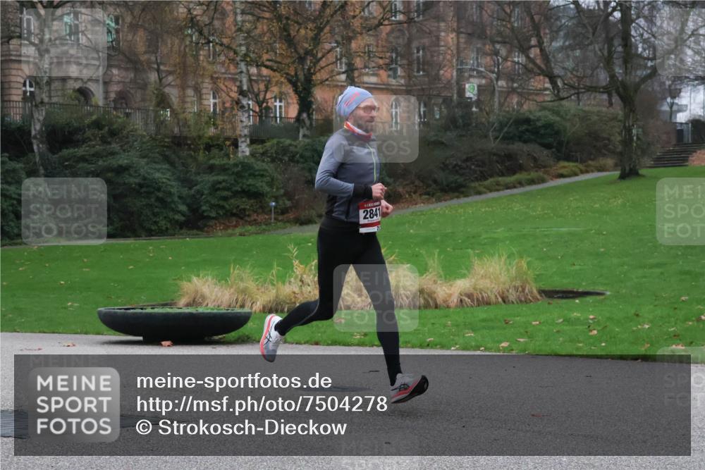 08.12.2024 - St. Pauli X-Mass-Run No. 14 Strokosch-Dieckow http://msf.ph/oto/7504278 08.12.2024 09:36:21 Laufen 2841 meine-sportfotos.de