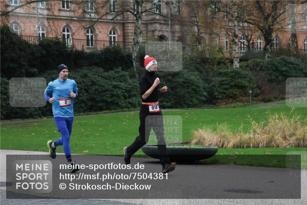 08.12.2024 - St. Pauli X-Mass-Run No. 14 Strokosch-Dieckow http://msf.ph/oto/7504381 08.12.2024 09:36:56 Laufen 2, 918 meine-sportfotos.de