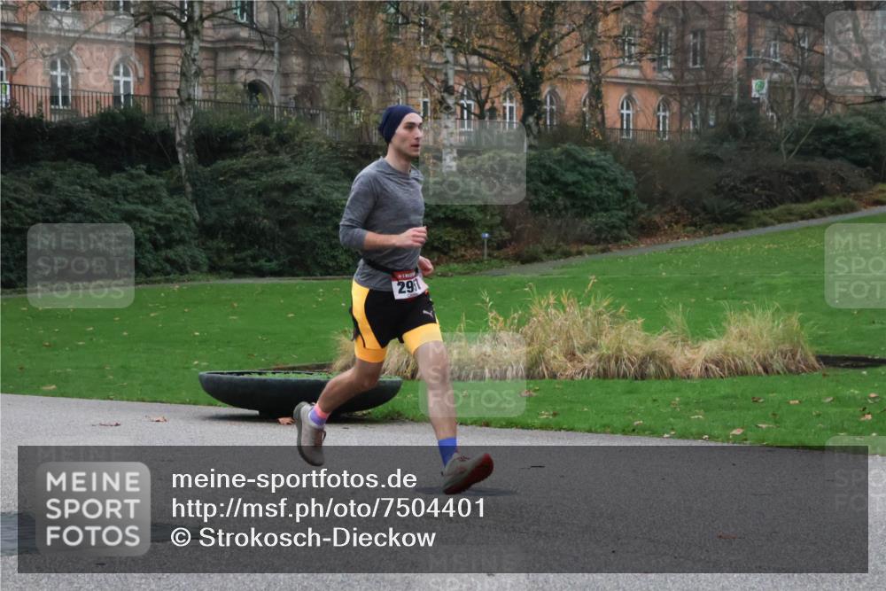 08.12.2024 - St. Pauli X-Mass-Run No. 14 Strokosch-Dieckow http://msf.ph/oto/7504401 08.12.2024 09:36:59 Laufen 291 meine-sportfotos.de