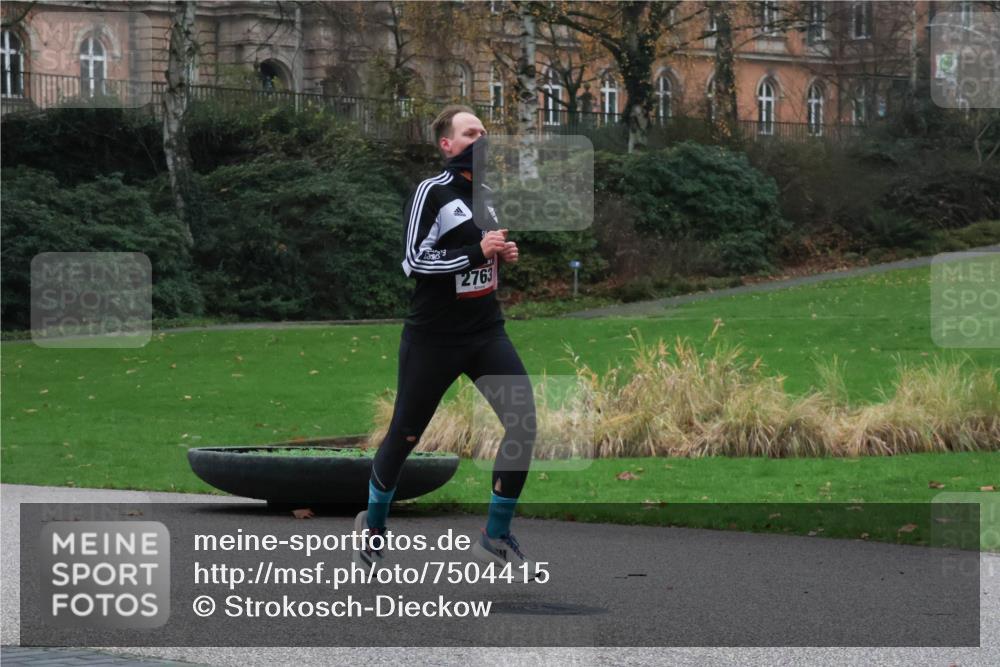 08.12.2024 - St. Pauli X-Mass-Run No. 14 Strokosch-Dieckow http://msf.ph/oto/7504415 08.12.2024 09:37:00 Laufen 2763 meine-sportfotos.de
