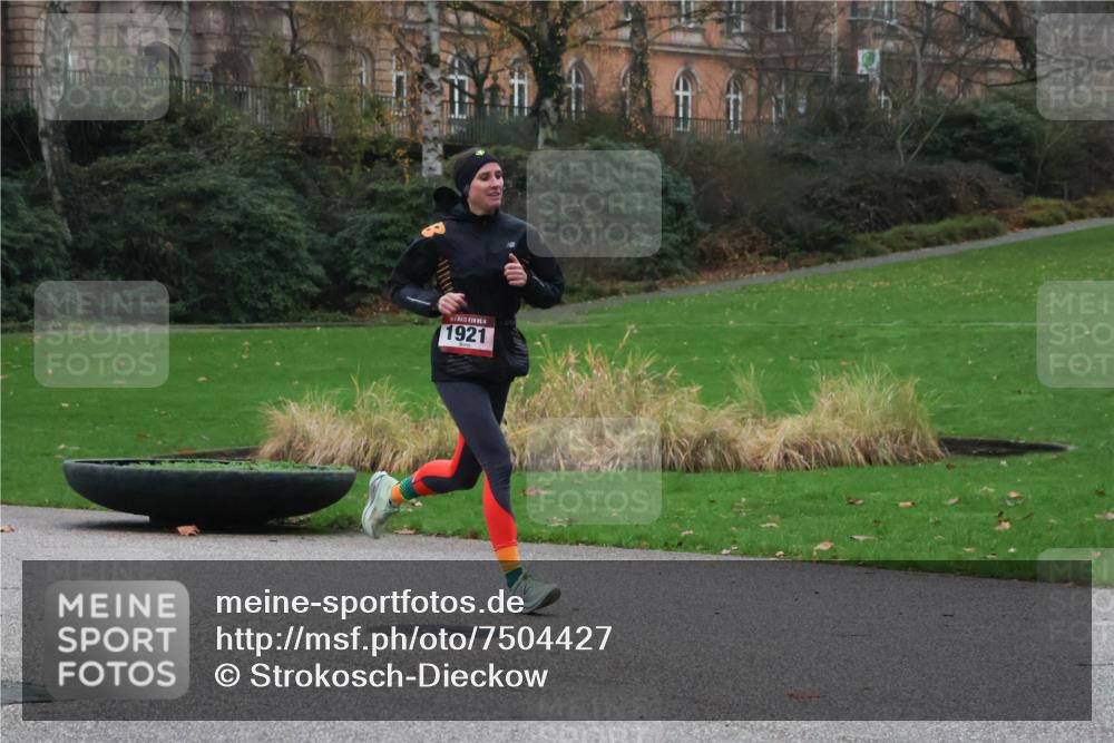 08.12.2024 - St. Pauli X-Mass-Run No. 14 Strokosch-Dieckow http://msf.ph/oto/7504427 08.12.2024 09:37:02 Laufen 14, 1921 meine-sportfotos.de