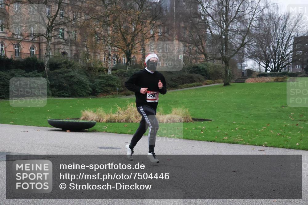08.12.2024 - St. Pauli X-Mass-Run No. 14 Strokosch-Dieckow http://msf.ph/oto/7504446 08.12.2024 09:37:08 Laufen 3261, 3261 meine-sportfotos.de