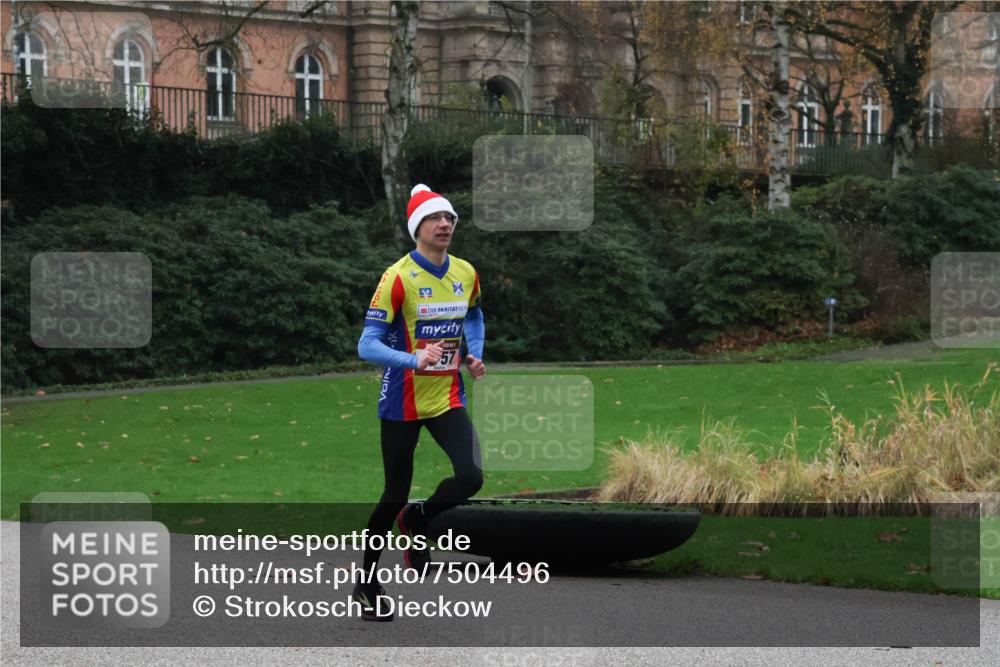 08.12.2024 - St. Pauli X-Mass-Run No. 14 Strokosch-Dieckow http://msf.ph/oto/7504496 08.12.2024 09:37:19 Laufen 57 meine-sportfotos.de