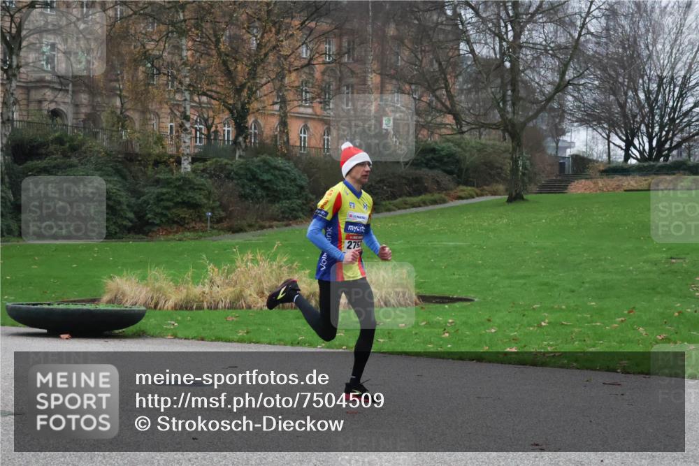 08.12.2024 - St. Pauli X-Mass-Run No. 14 Strokosch-Dieckow http://msf.ph/oto/7504509 08.12.2024 09:37:20 Laufen 2751 meine-sportfotos.de