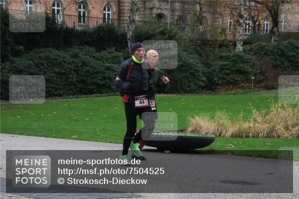 08.12.2024 - St. Pauli X-Mass-Run No. 14 Strokosch-Dieckow http://msf.ph/oto/7504525 08.12.2024 09:37:23 Laufen 44, 23, 423 meine-sportfotos.de