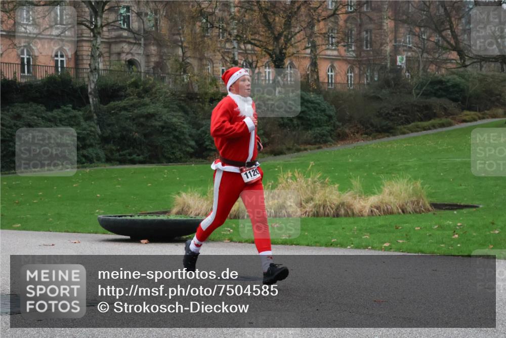 08.12.2024 - St. Pauli X-Mass-Run No. 14 Strokosch-Dieckow http://msf.ph/oto/7504585 08.12.2024 09:37:32 Laufen 1120 meine-sportfotos.de