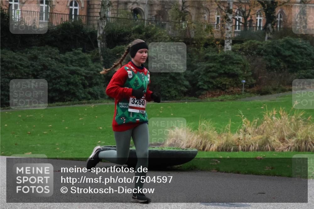 08.12.2024 - St. Pauli X-Mass-Run No. 14 Strokosch-Dieckow http://msf.ph/oto/7504597 08.12.2024 09:37:34 Laufen 4, 3260, 3260 meine-sportfotos.de