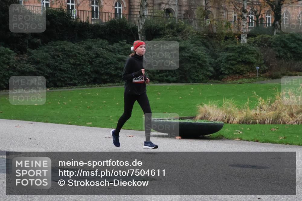 08.12.2024 - St. Pauli X-Mass-Run No. 14 Strokosch-Dieckow http://msf.ph/oto/7504611 08.12.2024 09:37:39 Laufen 2956 meine-sportfotos.de