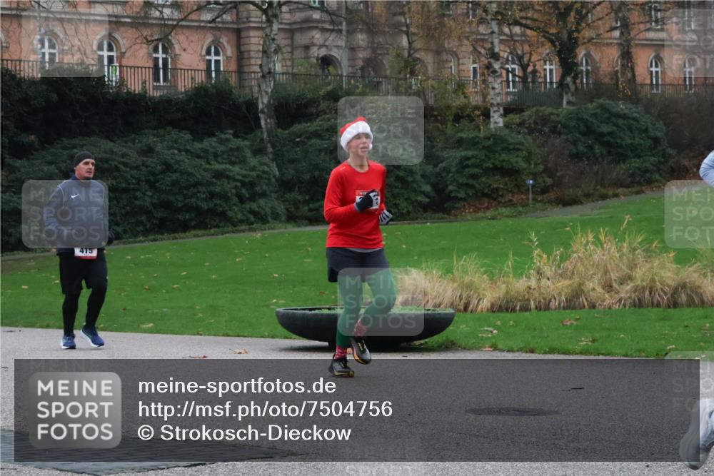 08.12.2024 - St. Pauli X-Mass-Run No. 14 Strokosch-Dieckow http://msf.ph/oto/7504756 08.12.2024 09:38:26 Laufen 415 meine-sportfotos.de